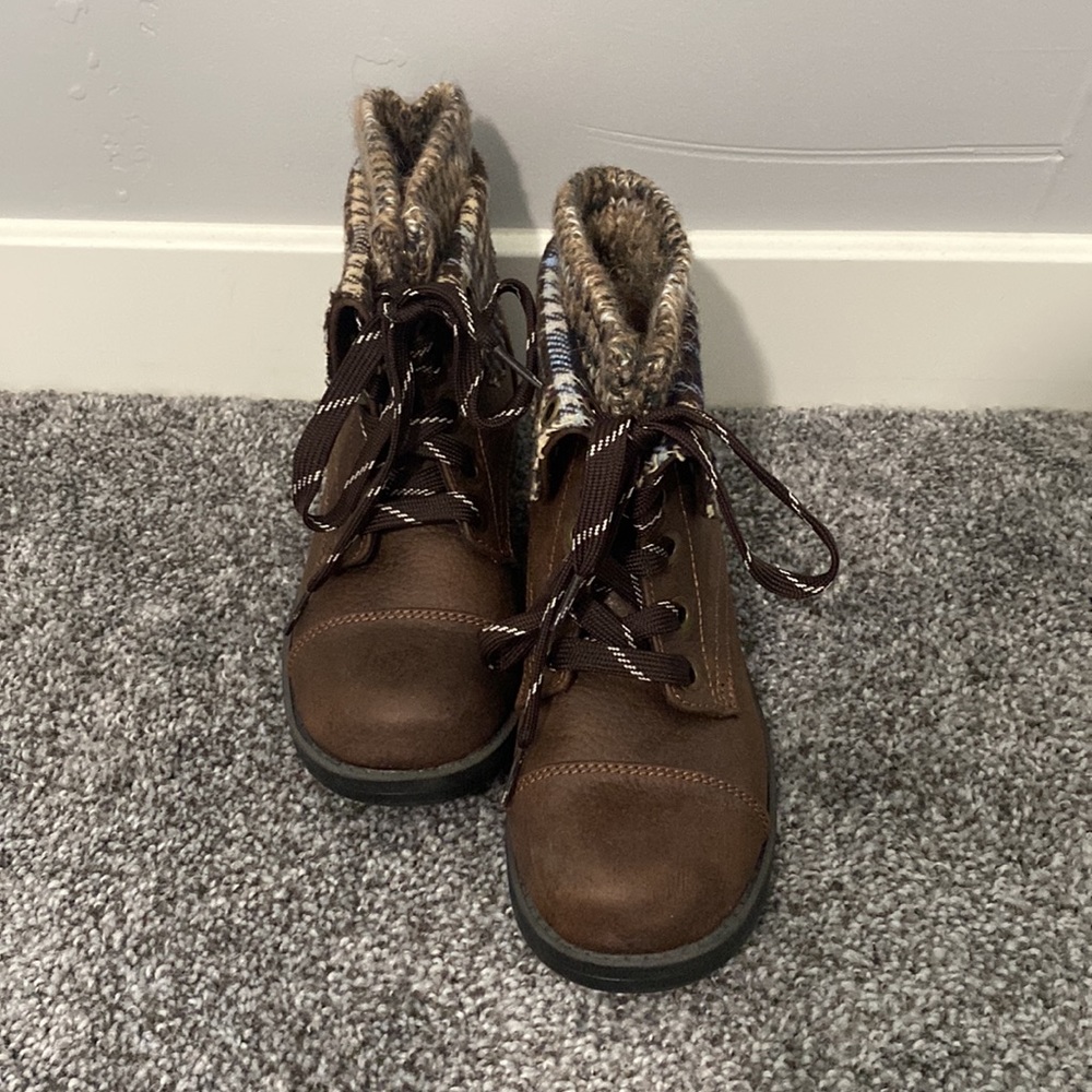 Fall boots - Picture 2 of 3